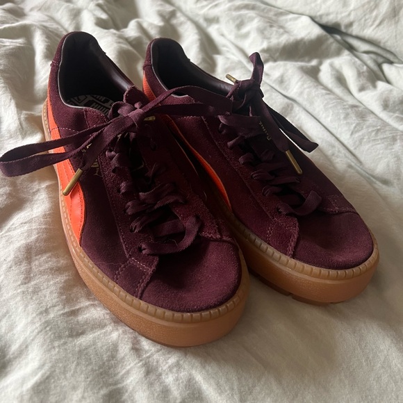 NWOT - PUMA Trace Platform Sneakers - Picture 3 of 10